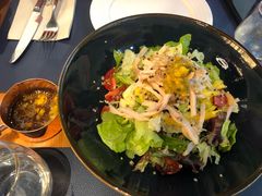 藜麦烟熏鸡胸沙拉配百香果油醋汁-鼎鼎西餐厅