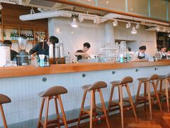 -ROAST coffee & eatery