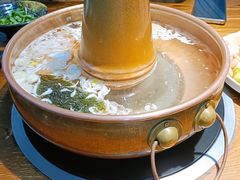 -洞庭洲·防空洞火锅·烧烤·铜锅涮肉(新百广场店)