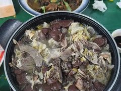 -一口猪海鲜浑锅·东北家常菜