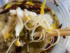 -桂二老坛酸菜鱼(三街两巷店)
