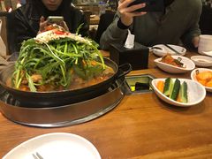 -喇喇排骨火锅·传统韩式脊骨汤(望京西园总店)