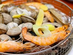 蒸海鲜-小船渔村•大连菜•大连焖鱼(黄河路店)