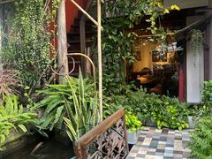 -Cuc Gach Quan Restaurant