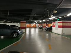 -世纪都会-停车场