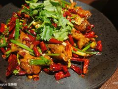 -曼听小寨海鲜烧烤·大连辣炒大王(盖州街店)