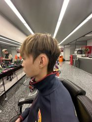 -15C7 男士理发馆 烫染专业店