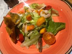 炸鱼柳鲜虾木瓜沙拉（例）-半秋山西餐厅(宜昌大洋店)