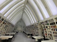 -钟书阁(松江泰晤士小镇店)