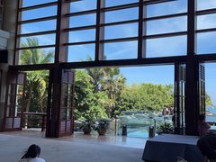 -亚龙湾喜来登·美景台大堂吧