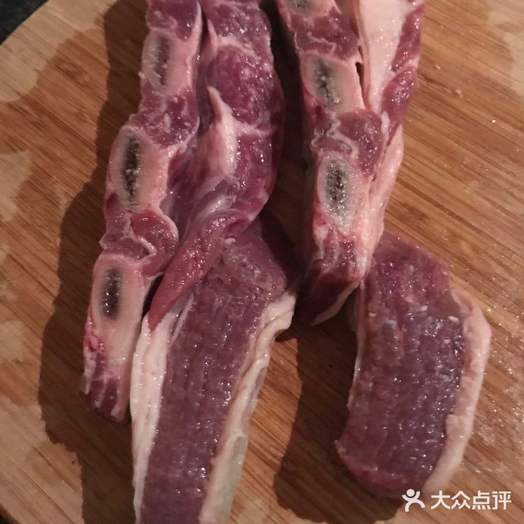 香喷喷牛肉面  材料：土豆、牛肉、姜块、花椒、蒜头、