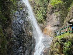 -南昆山川龙瀑布