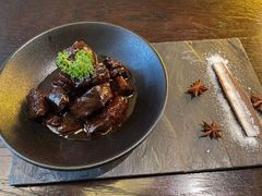 西兰花炒牛肉粒-拾溪餐厅·包厢(杭州千禧度假酒店)