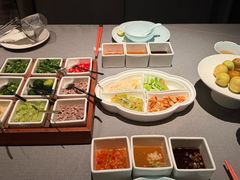 -左庭右院鲜牛肉火锅黑金店(陆家嘴中心店)