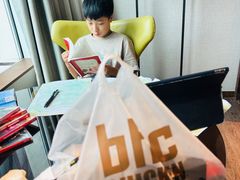 -BHC炸鸡(明洞总店)