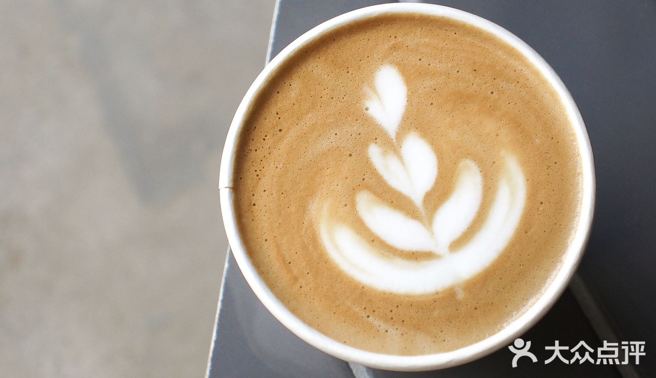 深圳新店｜酷黑工业风和可爱的螃蟹logo