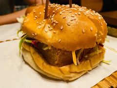 东四豆腐汉堡-悠航SLOWBOAT(三里屯店)