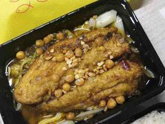 麻椒无骨烤鱼饭-鲲少爷烤鱼饭.螺蛳粉·清真(爱琴海店)