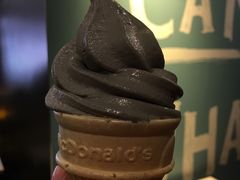 麻麻黑甜筒冰淇淋-麦当劳(鼓楼店)