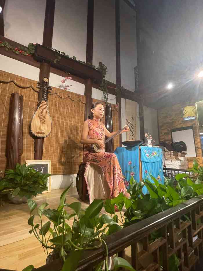 伏羲古琴文化会馆-"[薄荷]环境:外观很复古,他们家也不怎么.