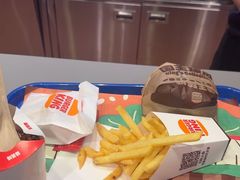 -汉堡王(颐和汇邻湾广场店)