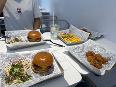 -TRIPS BURGER(大钟寺店)