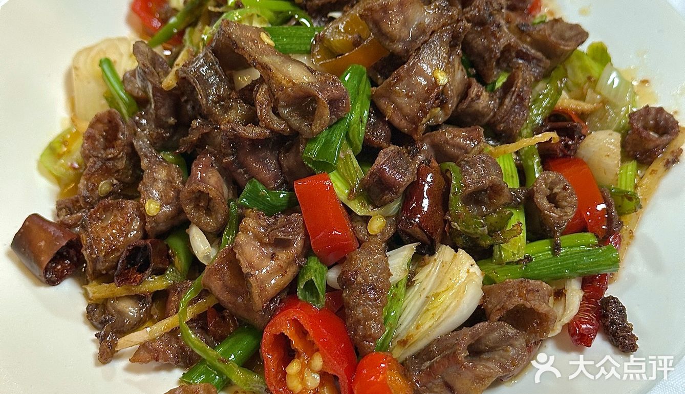 丽江土著带路！这家饭店让我连干三碗饭！