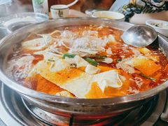 -黄利砖万峰林布依特色酸笋牛肉馆