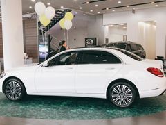 -上海星瀚奔驰4S店(长寿路店)