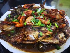 烧杂鱼-阿东农家菜(新场古镇下塘街店)