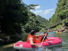-安吉龙王山峡谷漂流