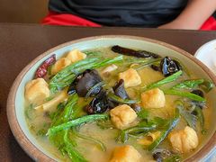 -曼听小寨海鲜烧烤·大连辣炒大王(盖州街店)
