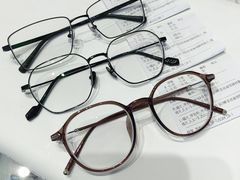 -罗伯特眼镜·蔡司官方授权(罗湖国贸店)