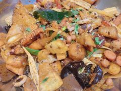 -愉肴麻辣香锅(中山路店)