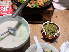 -聚鑫朋酸菜肥肠(文艺路口店)