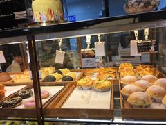 面包甜点陈列柜-米洛克欧洲蛋糕(西南路店)