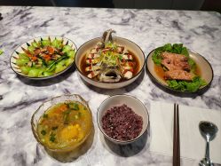 -菁幼月子会所(儿童医院店)