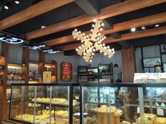 面包甜点陈列柜-粮丰园(迎宾店)