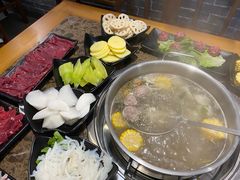 -悦牧·酸汤牛肉火锅(沃尔玛店)