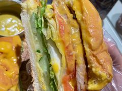 网红瀑布猪扒包-開籠雀冰室(同和金铂店)