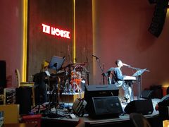 -TZ House音乐现场(来福士中心店)