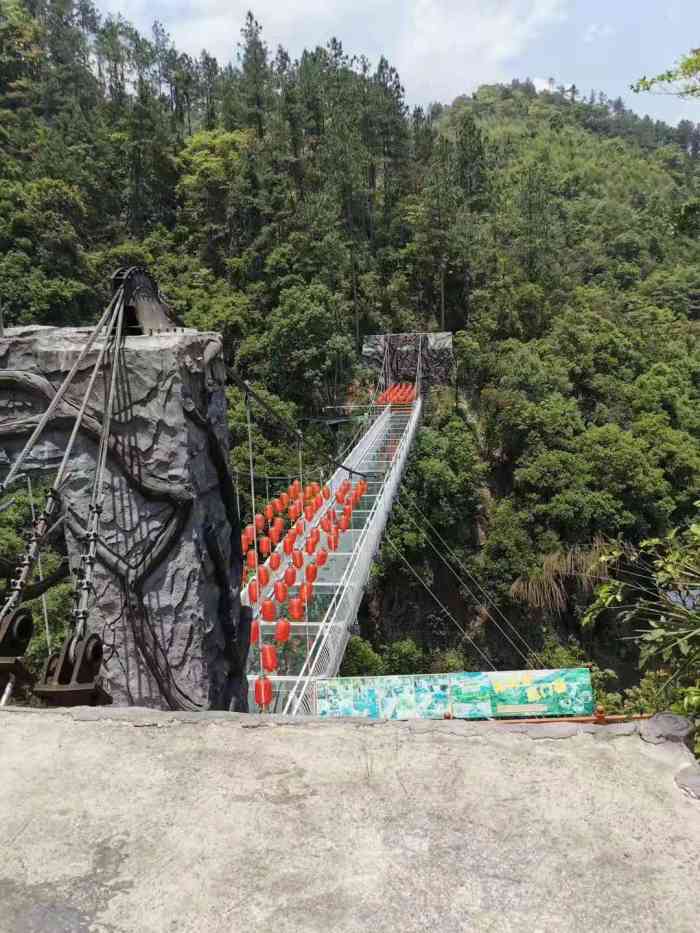 野山谷景区-"相对较远,在同安往安溪方向的半路上,坐的.