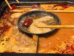 -老牌坊云南鱼豆花火锅(哈西万达店)