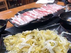 -果松木炭酸菜铜火锅·外婆参鸡汤