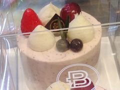 梅梅酸奶味慕斯蛋糕-巴黎贝甜(红梅店)