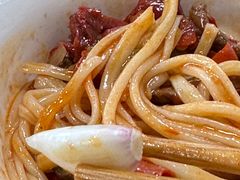 -歹歹的加个面过油肉拌面