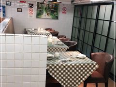 -新大咀港式茶餐厅(宝山万达店)