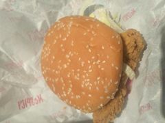 经典麦辣鸡腿汉堡-麦当劳(吴圩机场店)