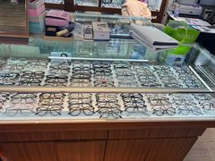 -上海网星眼镜批发·蔡司依视路官方授权(三叶眼镜城店)