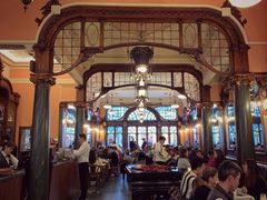 -Majestic Café
